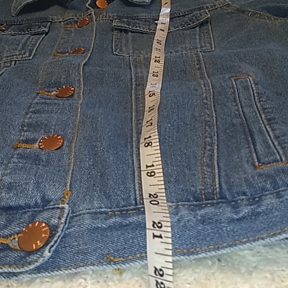 Forever 21 Jean jacket. - Picture 10 of 10